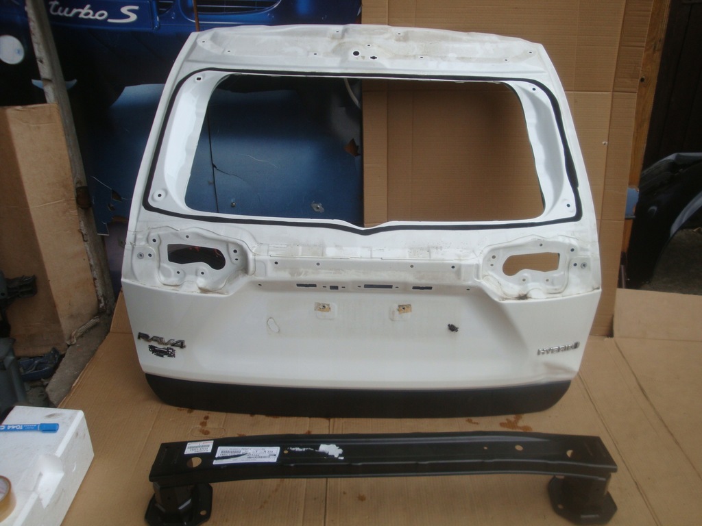 фото №1, Toyota rav 4 задня кришка багажника з балка