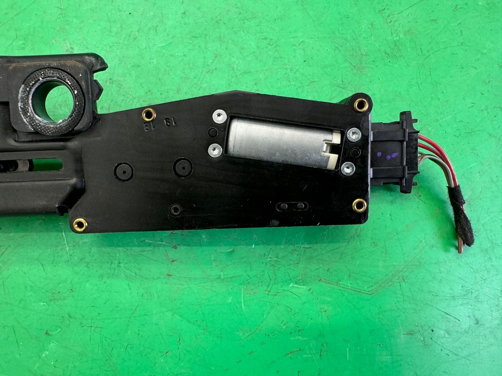 фото №8, Замок задній кришки засувка доводчик 4f9827383f audi s6 c6 a6 04-11 avant