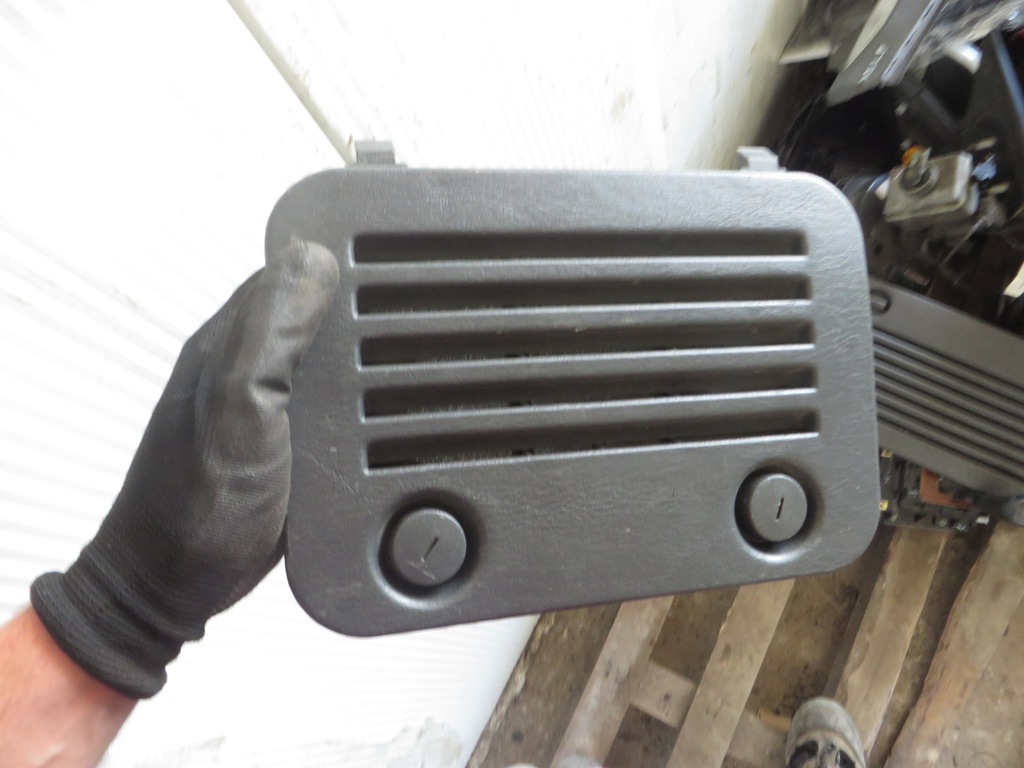 фото №1, Mercedes ml w163 lift крышка заглушка багажника a1636900327 x