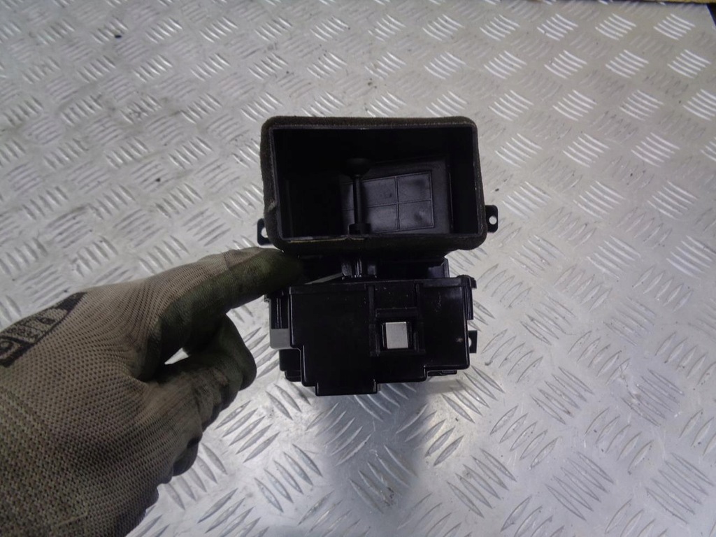 фото №6, Кронштейн na кружки подстаканник решётка hyundai coupe 2 ii tiburon 01- 84794-2c000