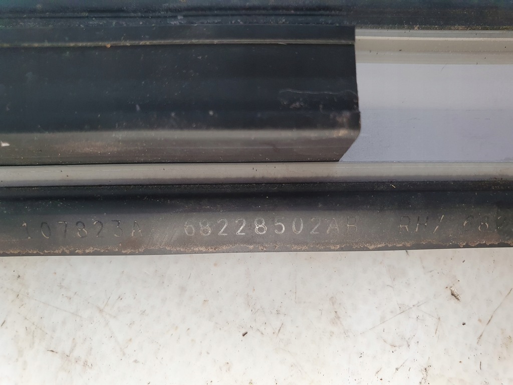 фото №7, Chrysler pacifica ii 16- молдинг кровельная левая 68228503ab правая 68228502ab