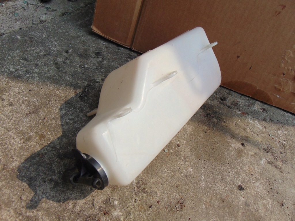 фото №3, Бак расширительный жидкость toyota land cruiser