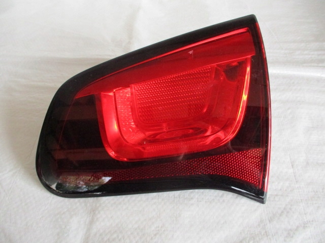 фото №1, Citroen c3 ii 09- лампа w крышка правая