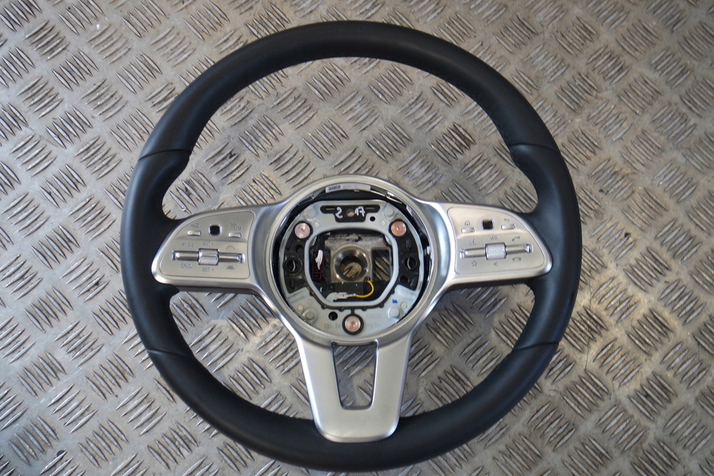 фото №1, Воздуховод кожа mercedes g w463/4 r218