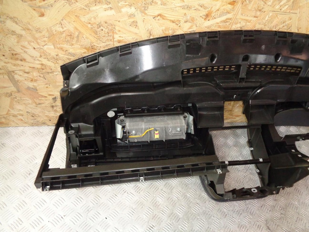 фото №12, Приборная панель приборная консоль приборная панель подушка vw golf v eu 03-