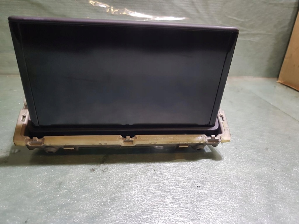 фото №2, Дисплей радіо навігації audi a3 8v 8v0857273h