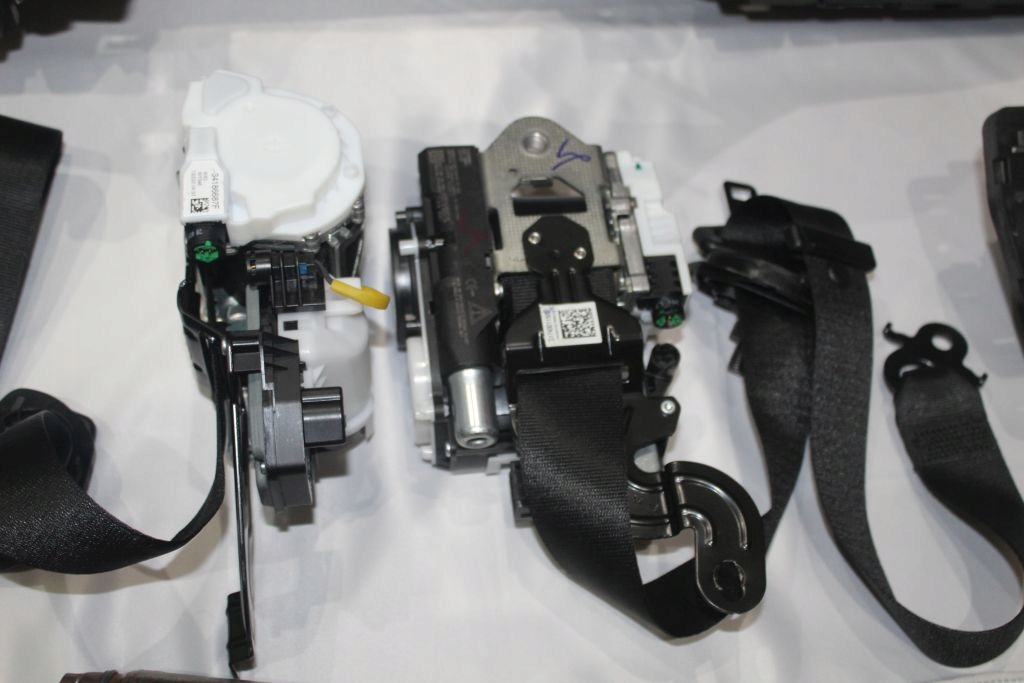 фото №16, Bmw 5 g31 комплект проекционный дисплей кожа dół белый.