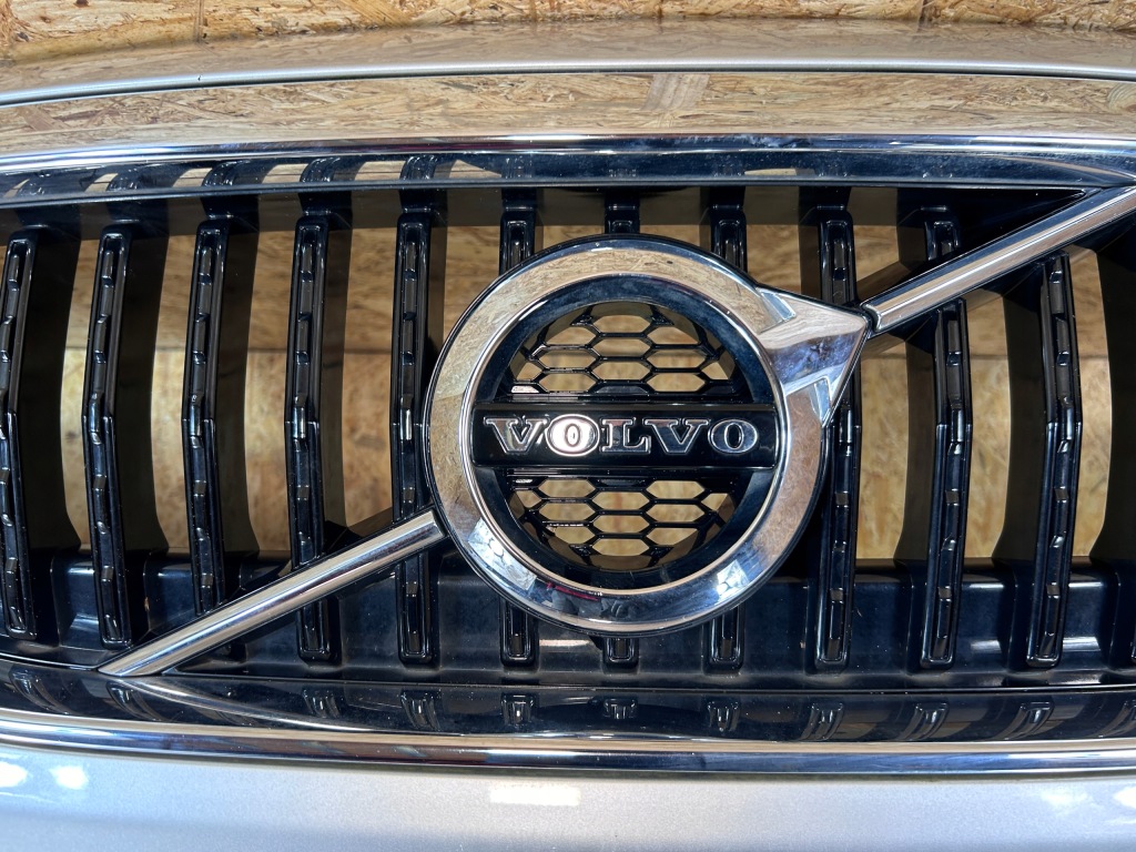 Бампер перед передний sprysk volvo v40 ii crosscountry cc 711-16 lift 2016- с Разборки