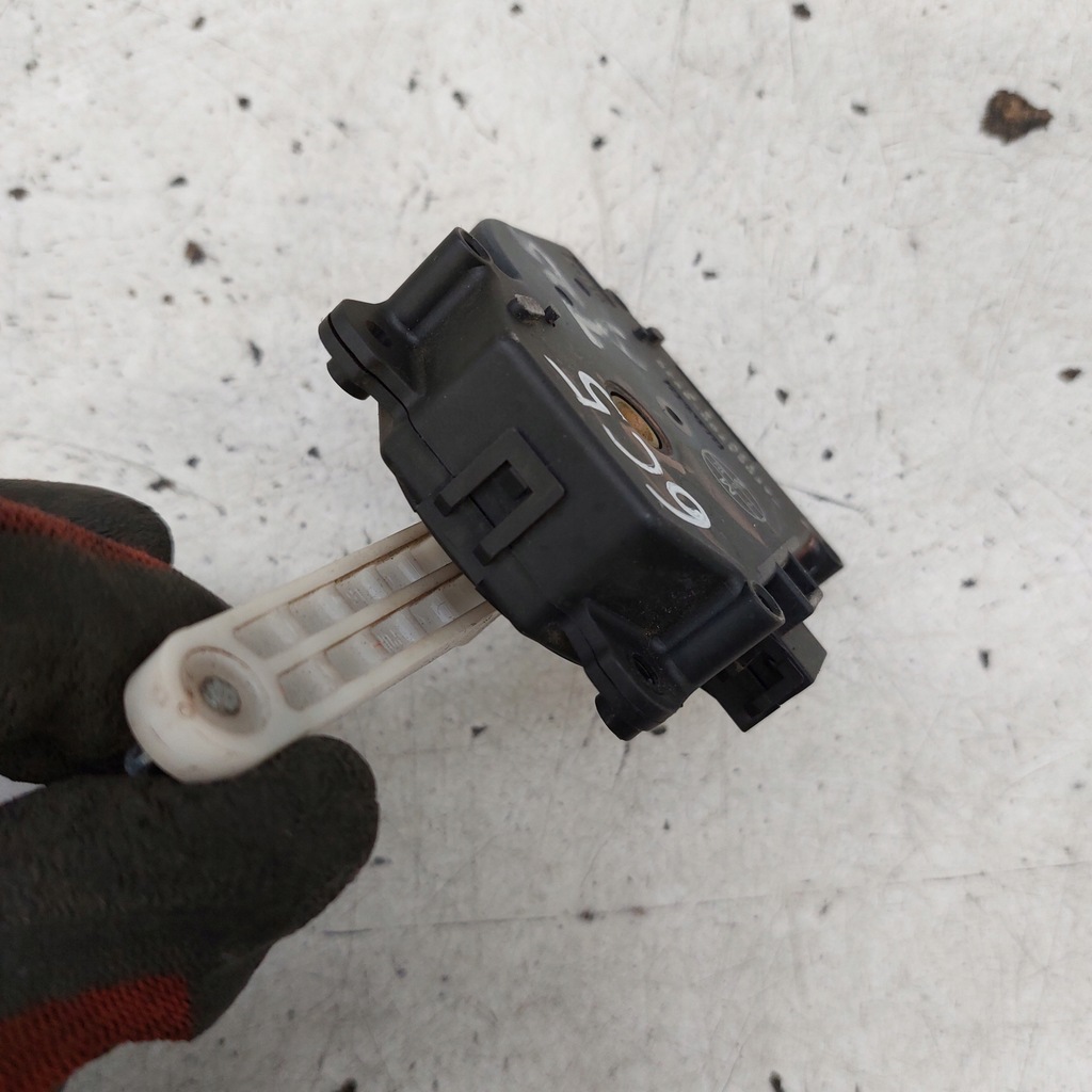 фото №9, Toyota avensis t25 моторчик отопителя denso ae063700-8930 denso