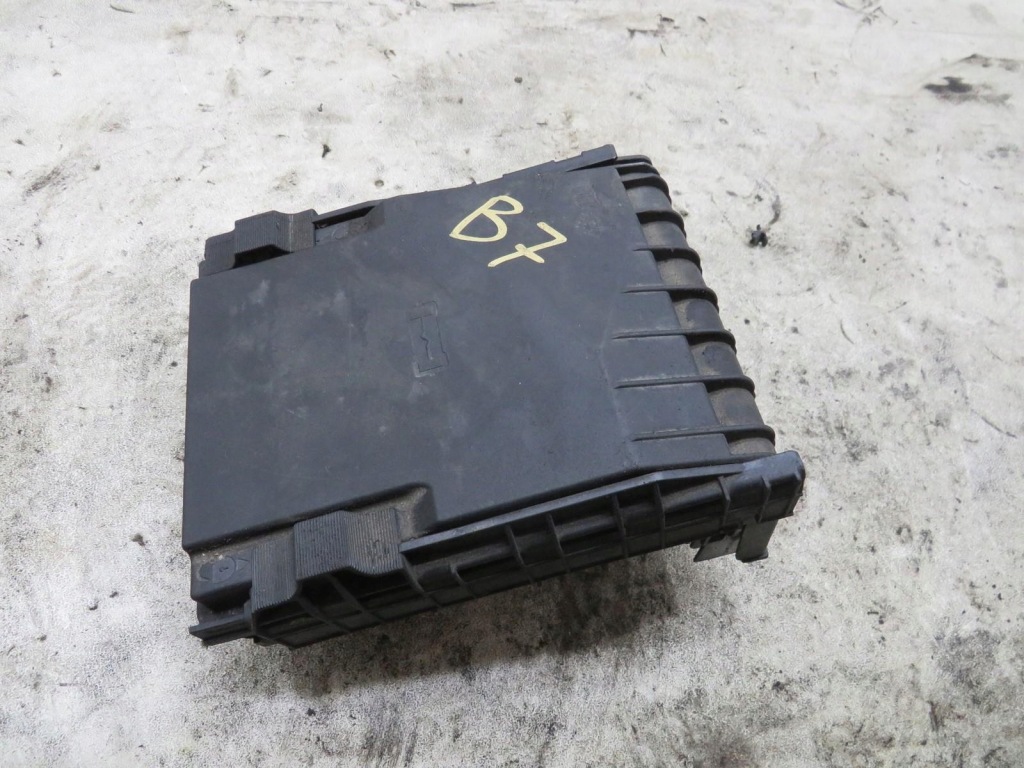 фото №1, Коробка предохранителей 1.6tdi passat b7