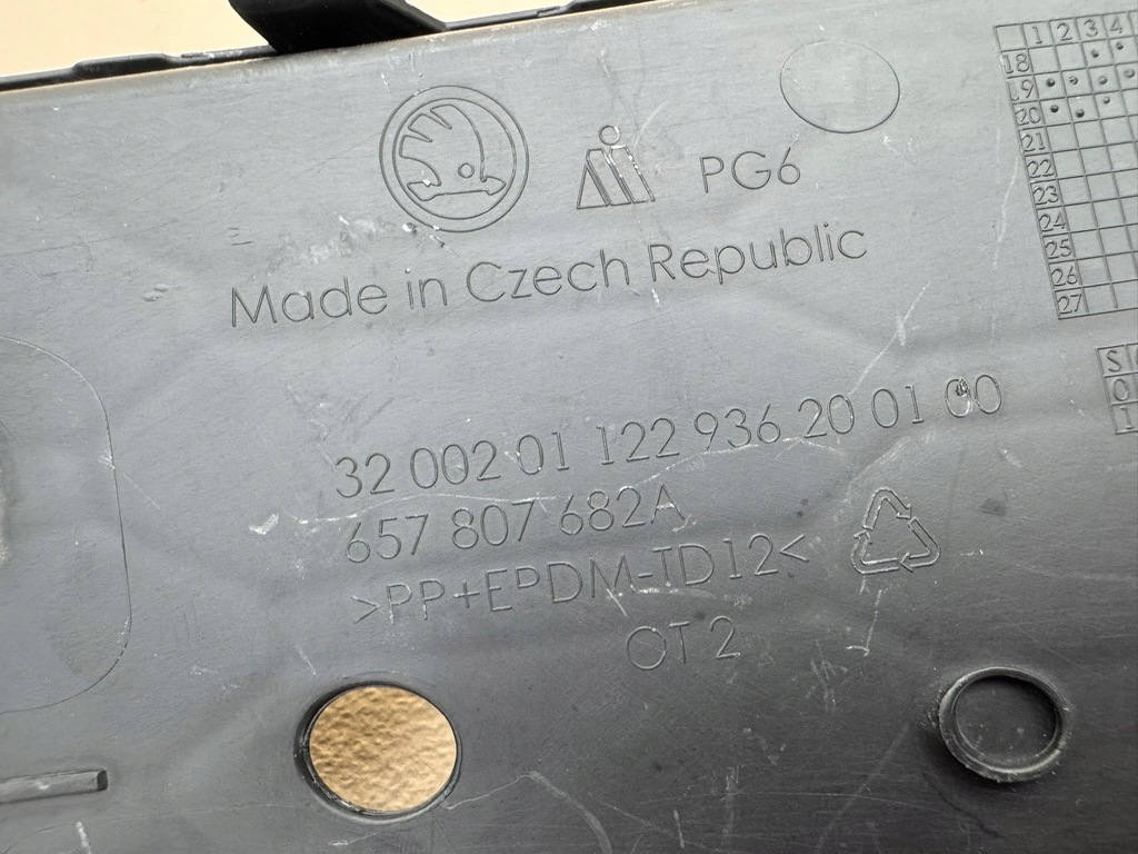 фото №13, Skoda scala 19r- решётка prawaa бампера правый перед передняя 657807682a