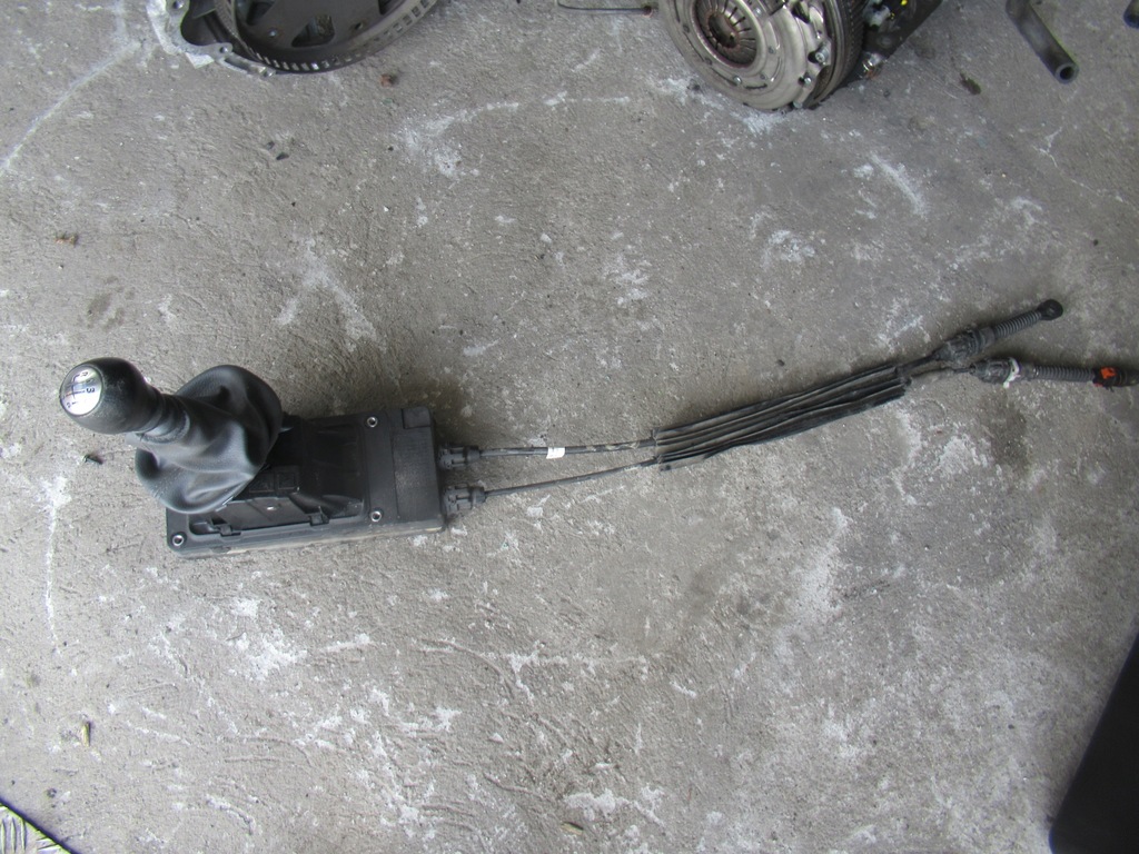 фото №1, Dacia duster i lift 1.6 домкрат переключения передач