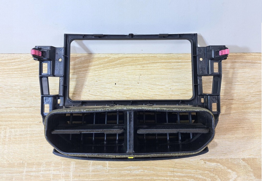 фото №2, Rav4 ii lift 03-05 решітка обдув рамка радіо