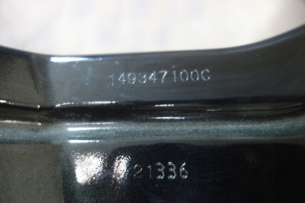 Tesla model y крило ліве перед Недорого