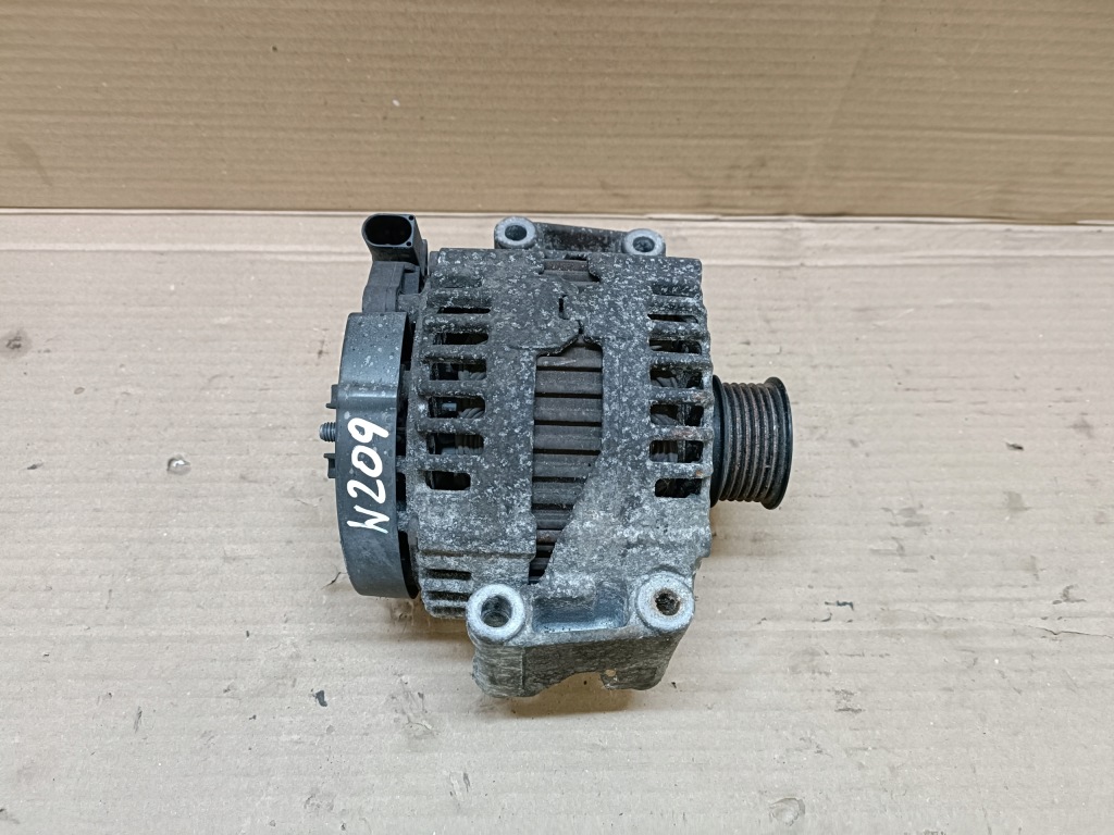 Купити Генератор mercedes-benz оригінальний номер a0131545602