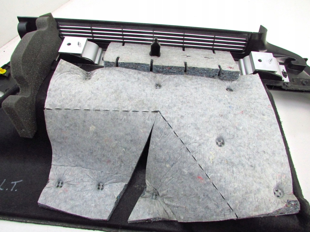 фото №9, Volvo v70 xc70 обшивка багажника левый задняя 07-16r