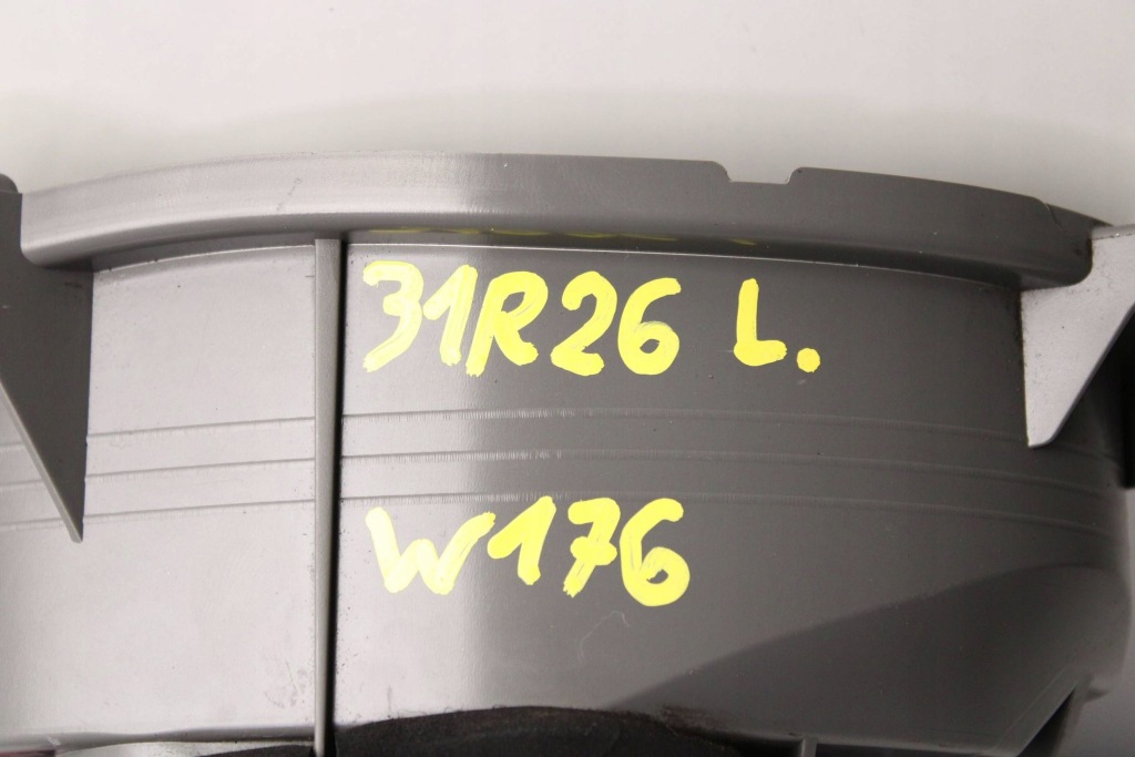 Вкладыш лампы разъём лампочка левый задний  mercedes a w176 2018 в Украине