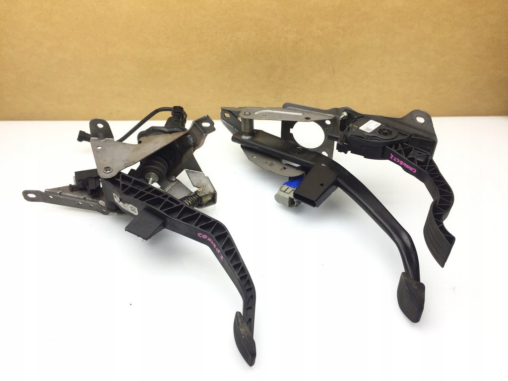 фото №1, Transit connect mk2 ii педалі газу зчеплення гальма комплект