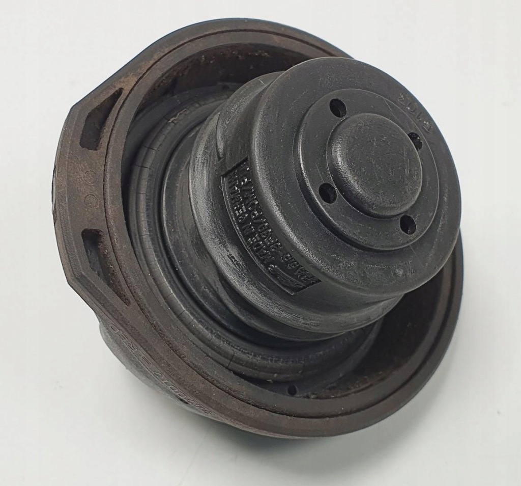 фото №1, Кришка заливної пального volvo v40 i 9470016 бензин