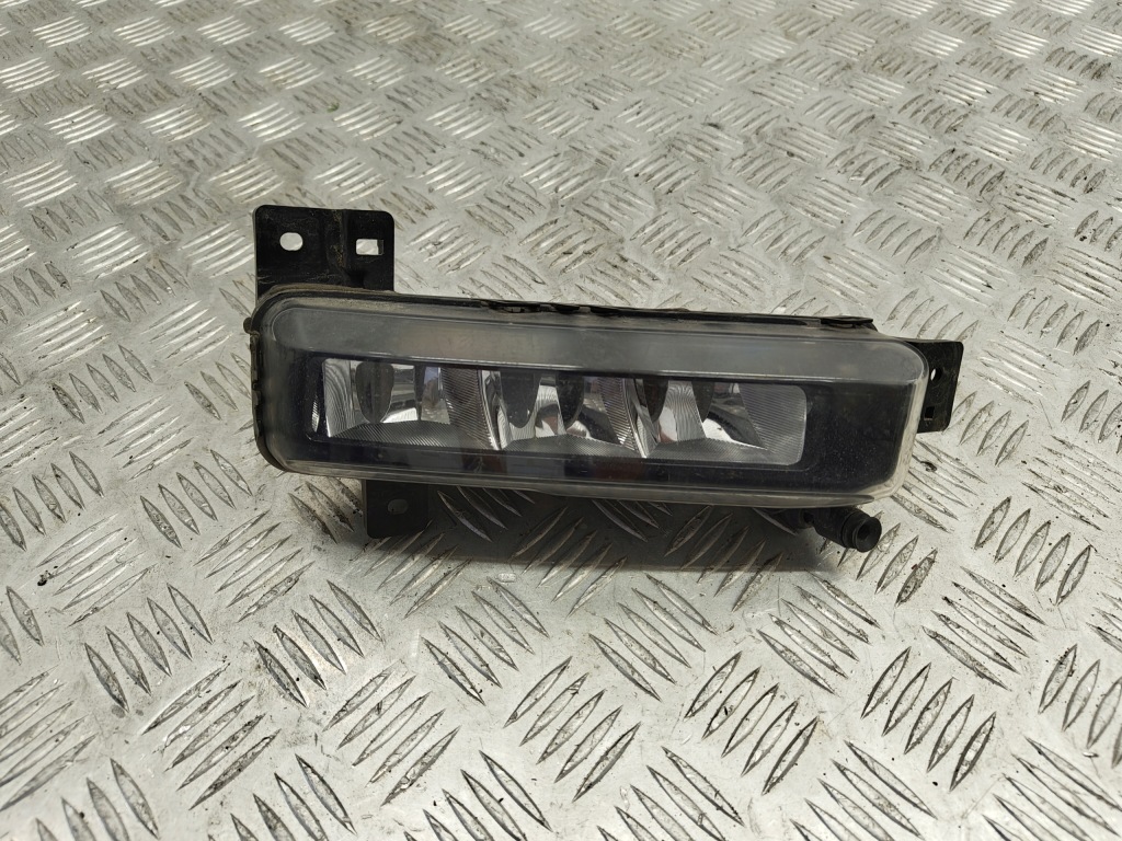 фото №1, Bmw 1 f40 противотуманная фара правый перед лампа противотуманная 7471082