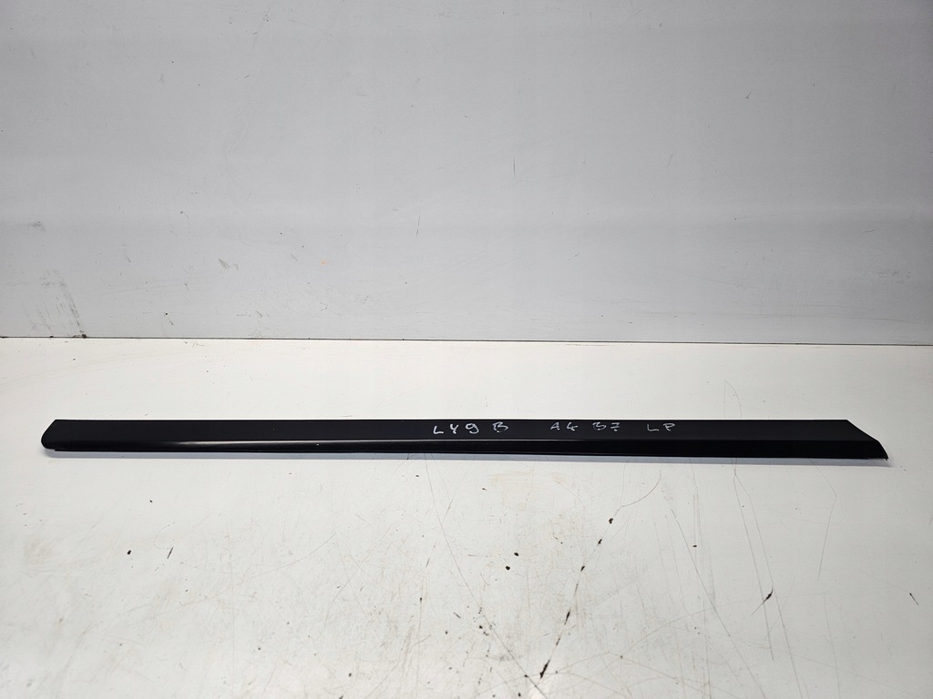 фото №1, Молдинг дверь нижняя левый перед audi a4 b7 ly9b