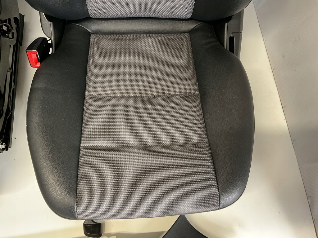 фото №9, Сиденья заднее сиденье mercedes w204 kombi europa