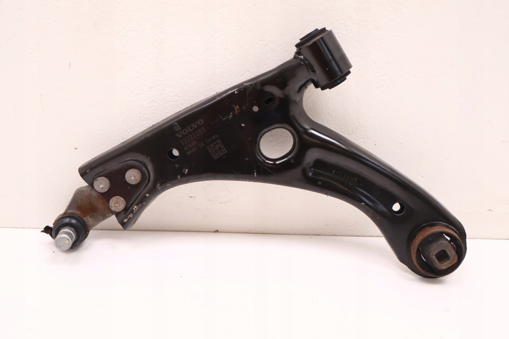 фото №1, Volvo xc40 рычаг левый перед 32221283
