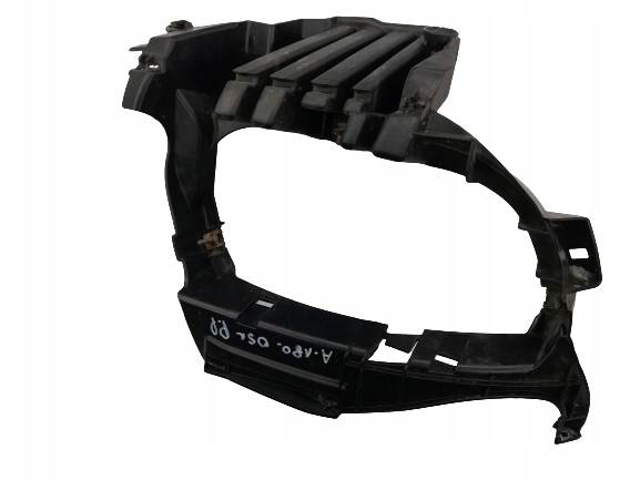 фото №1, Mercedes w169 праве кронштейн протитуманної фари напрямна