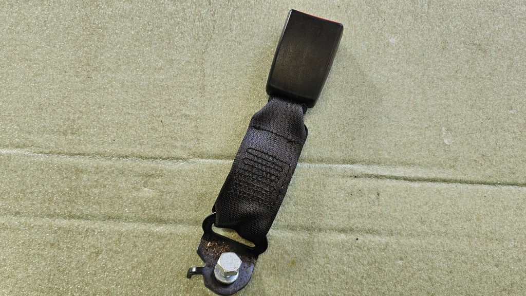 Купить Fiat croma ii клипса замок поперечина задний  задние 33052842