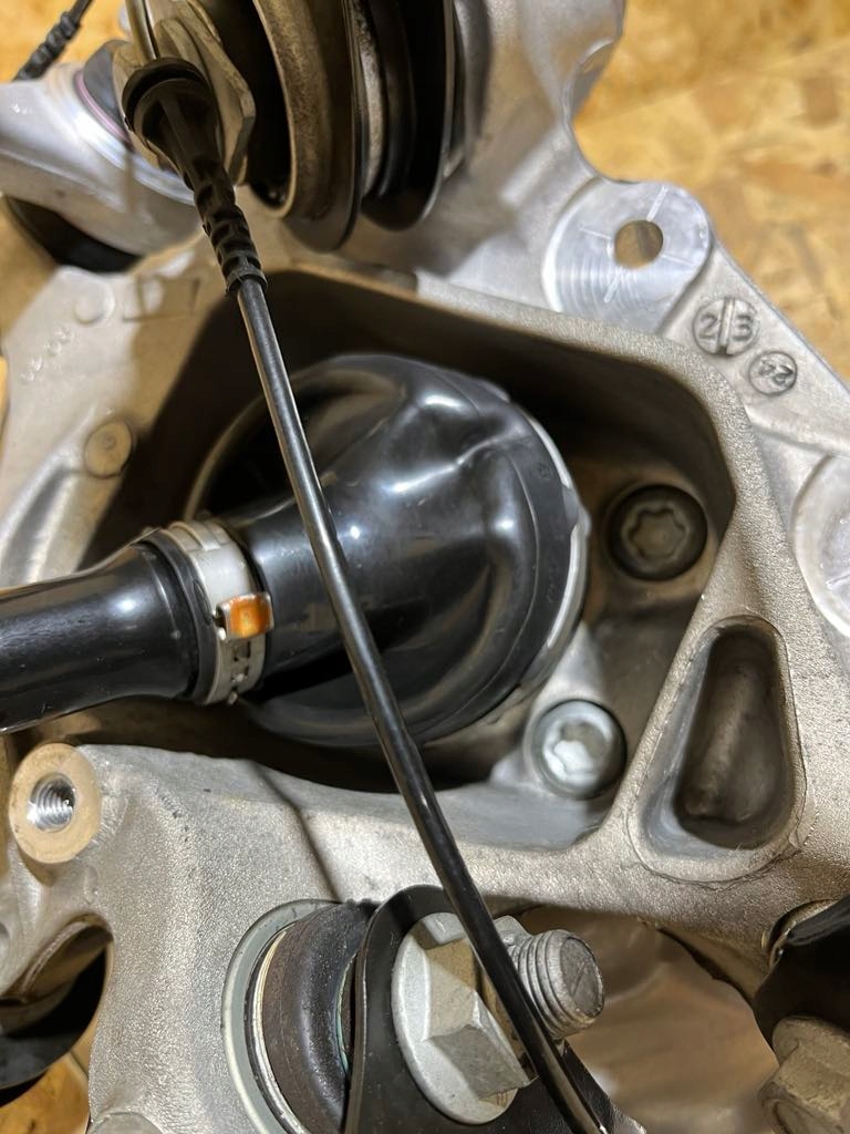 фото №11, Підвіска задня ліва поворотний кулак ступиця важелі привідний вал bmw x3 g01 x4 24r 5km