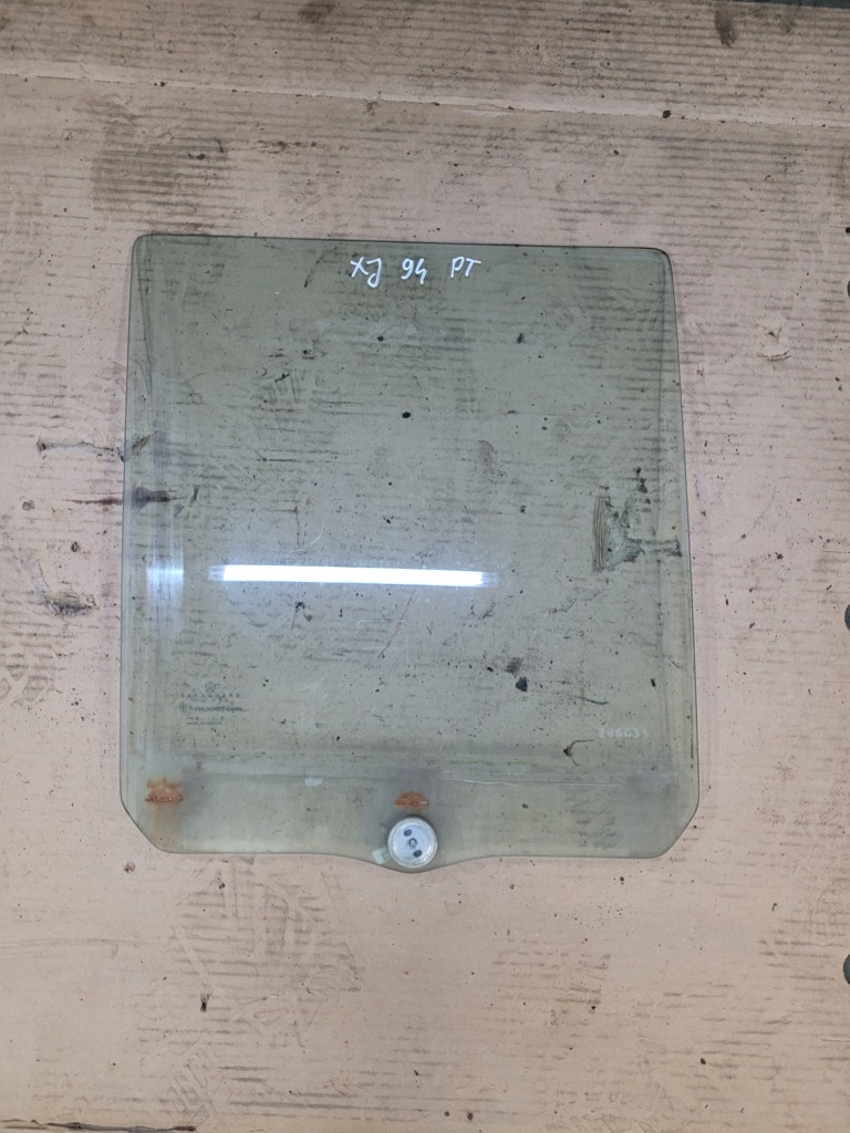 фото №1, Jeep cherokee xj 91-96 скло права задня