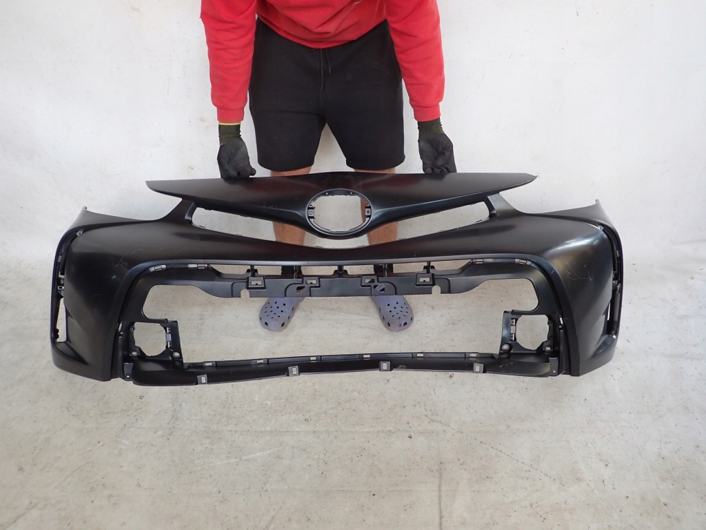 Купить Toyota prius + plus рестайлинг  2015 - бампер перед передний новый