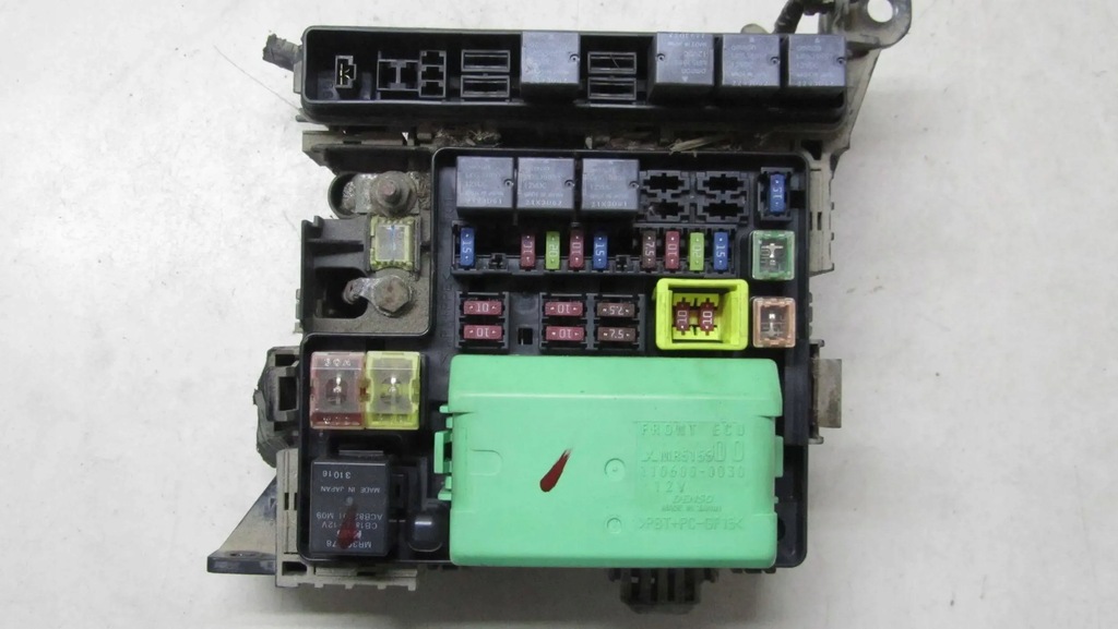 фото №1, Mitsubishi outlander коробка предохранителей 01-