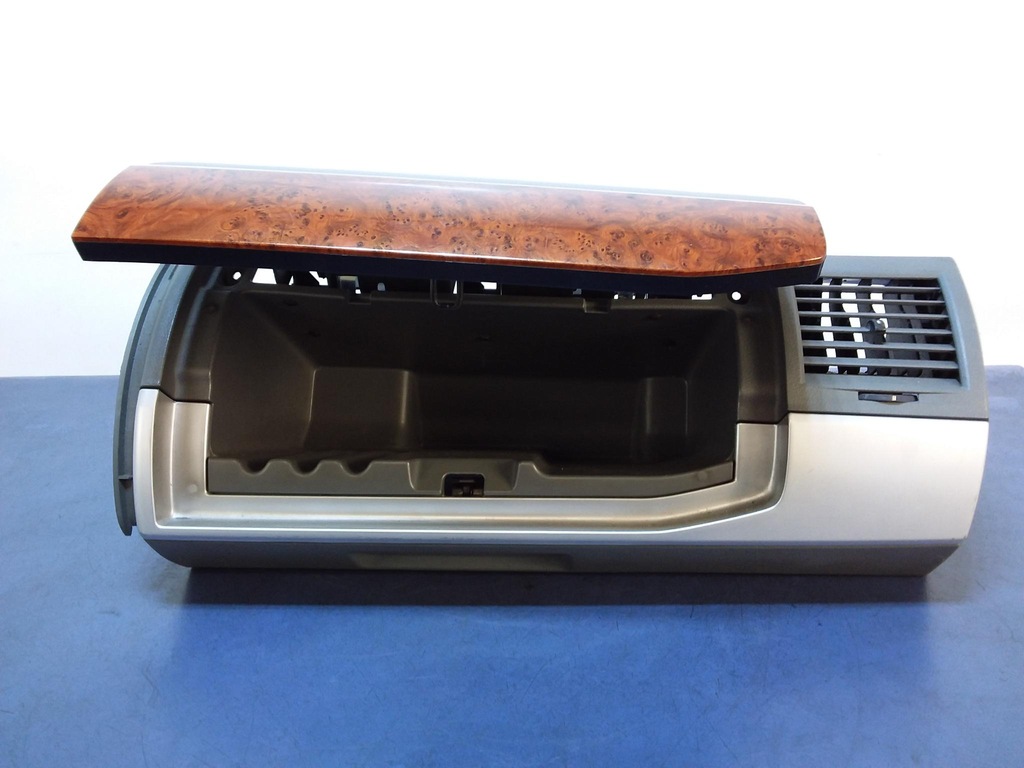 фото №11, Chrysler town country v бардачок пасажира панелі