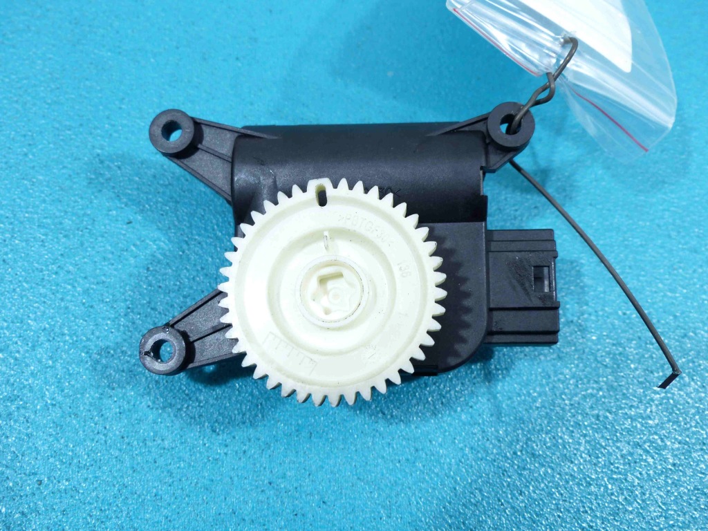 Моторчик обдув 0132801355 mini r50 europa Ціна