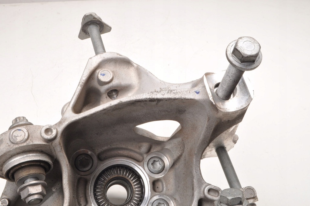 фото №6, Bmw 5 g60 2.0 гибрид поворотный кулак левый задняя 24r 6898363