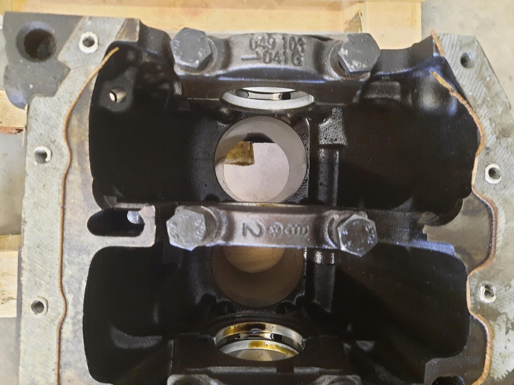 фото №7, Volkswagen golf iv 1.4mt 75km 97-06 блок двигателя 038103021