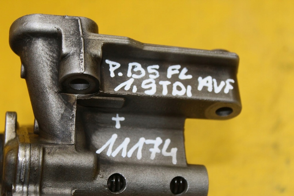 фото №7, Насос масла passat b5 fl 1.9 tdi 038115105b