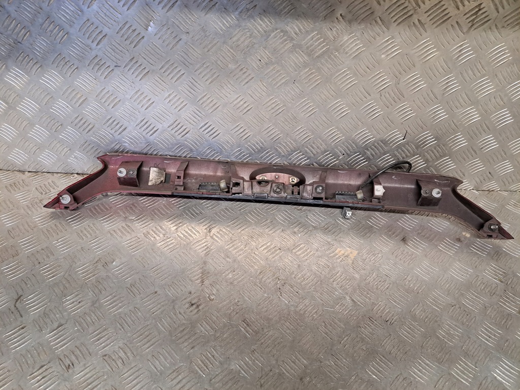 фото №8, Ford mondeo mk5 kombi накладка кришки багажника