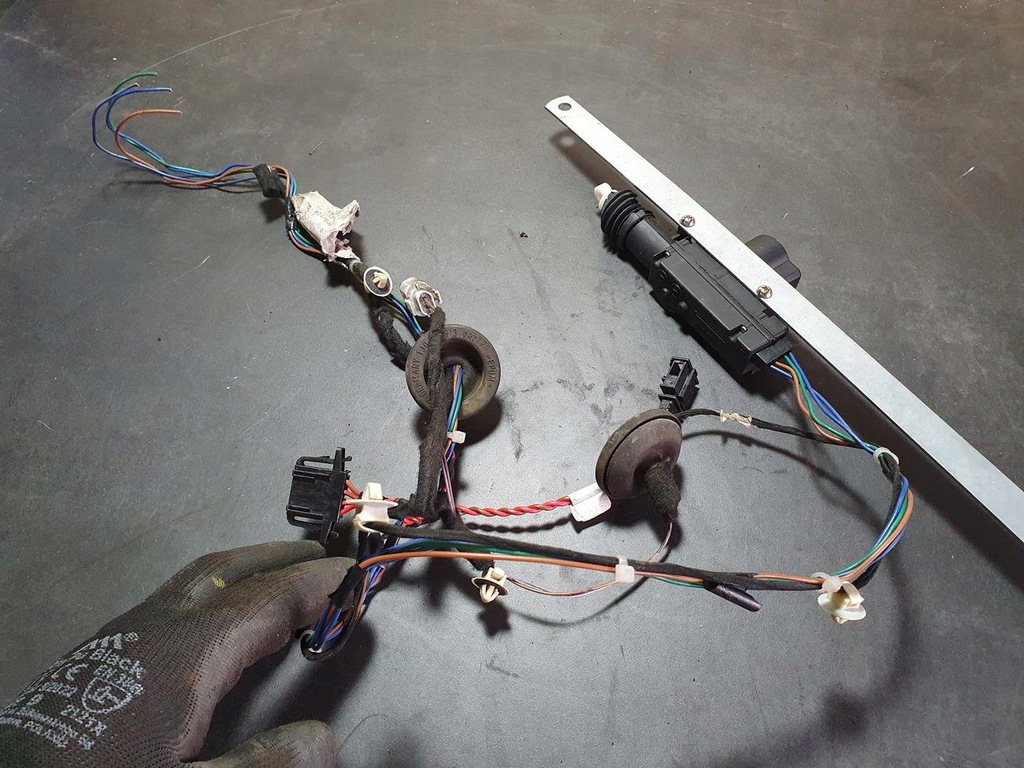 фото №6, Автомобиль skoda fabia i kombi привод замка центрального помпа правый перед