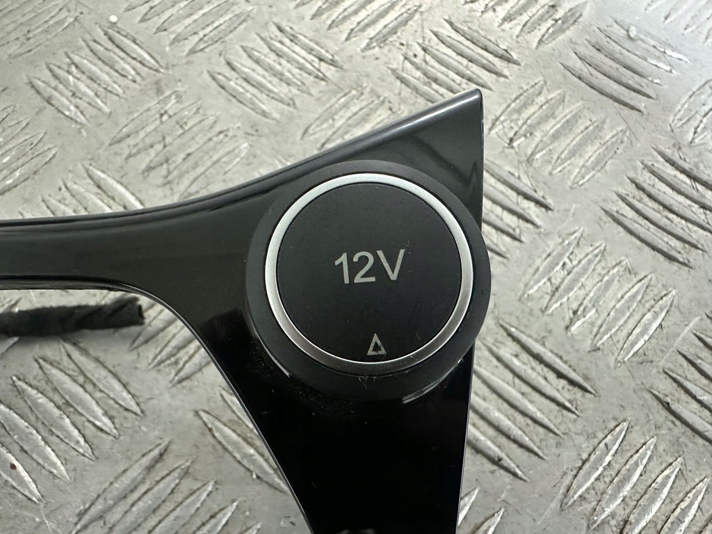 фото №3, Ford fiesta mk8 рамка dekor роз'єм прикурювача