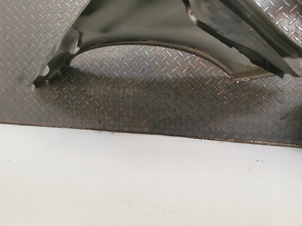 фото №7, Крыло правый перед mercedes w204 c197