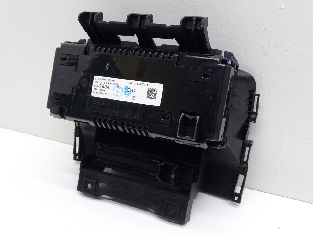 Купить Дисплей экран часы панель переключатель 13267984 opel astra iv j