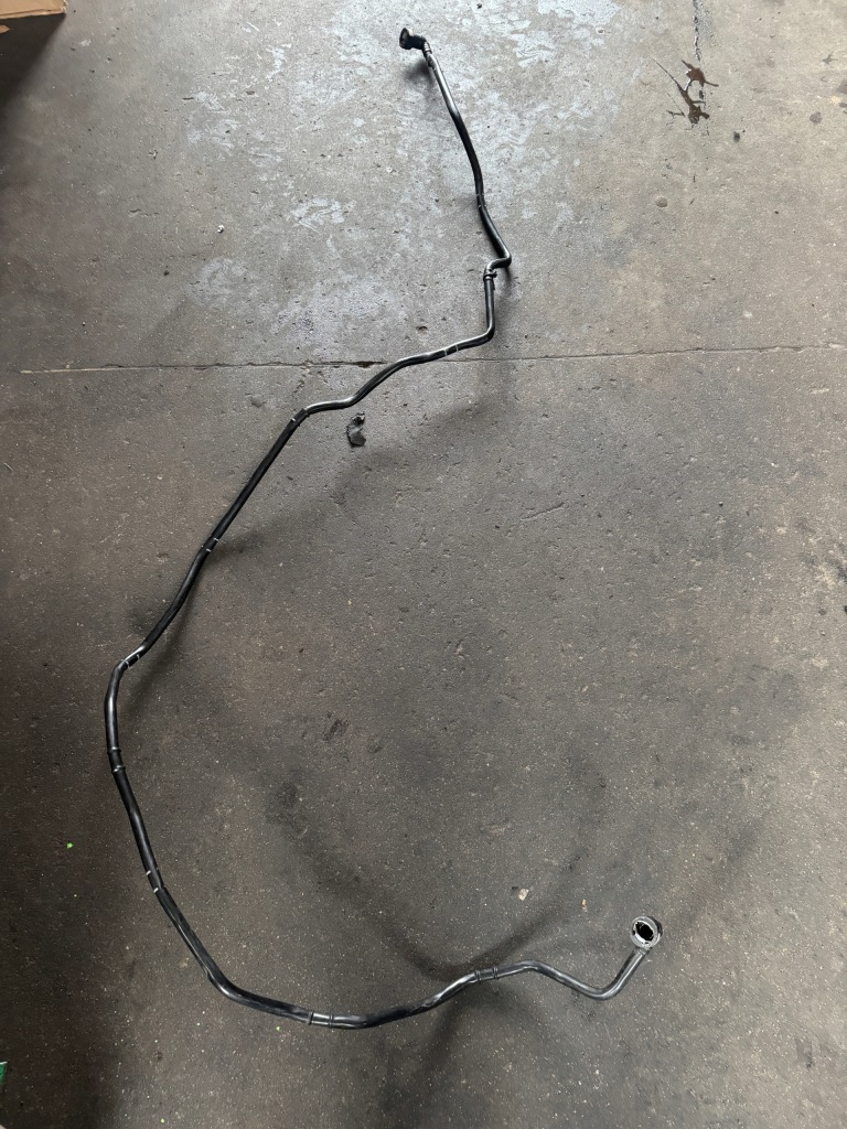 фото №1, Audi a6 c8 шланг вентиляційний 4k0201991be