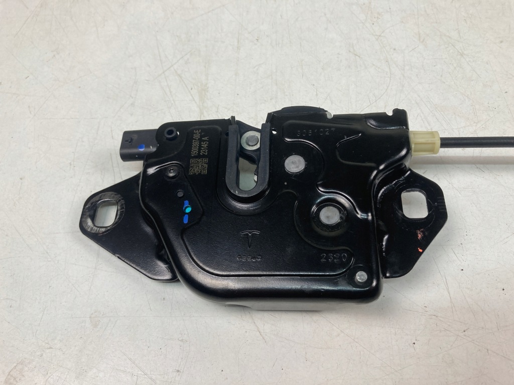 Замок капот tesla 3 y 1500397-00-e Недорого