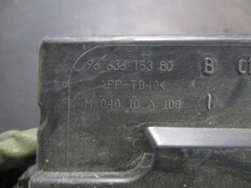 Основание аккумулятор peugeot 5008 9663615380 Недорого