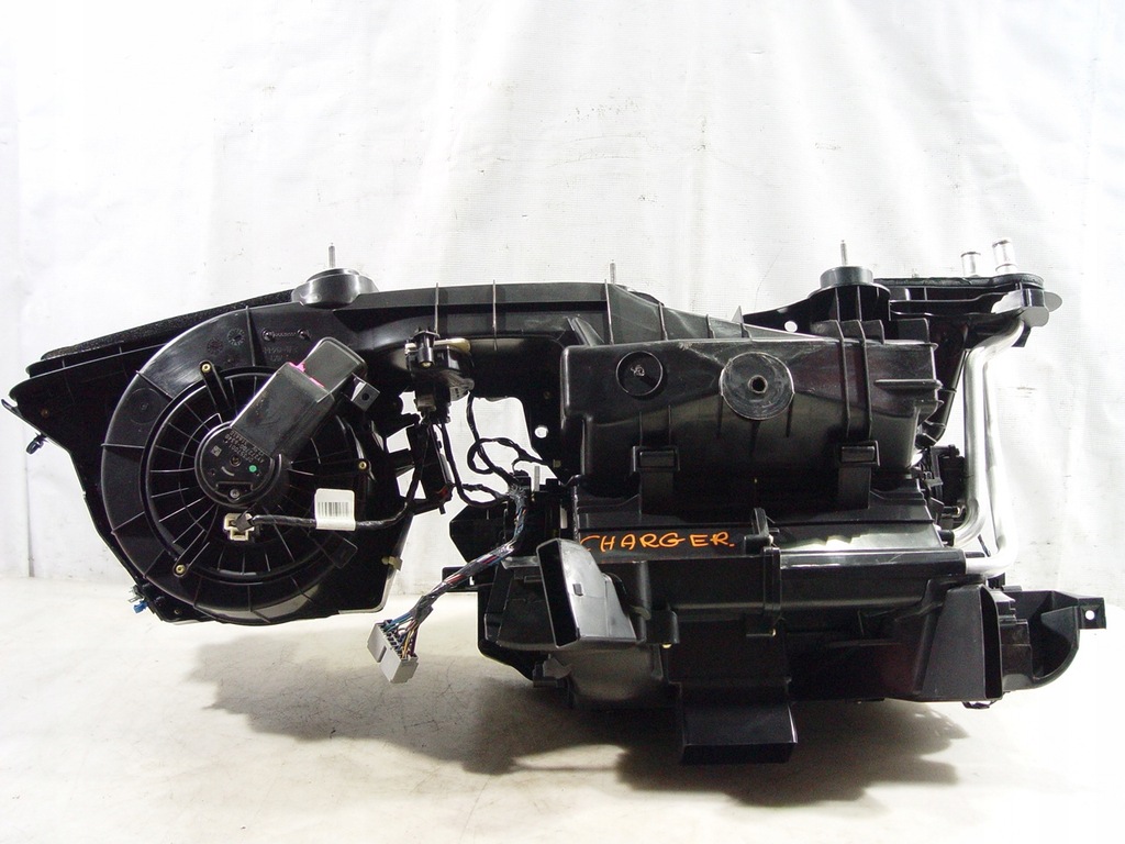 фото №11, Dodge charger 15- отопитель dmuchowa перед