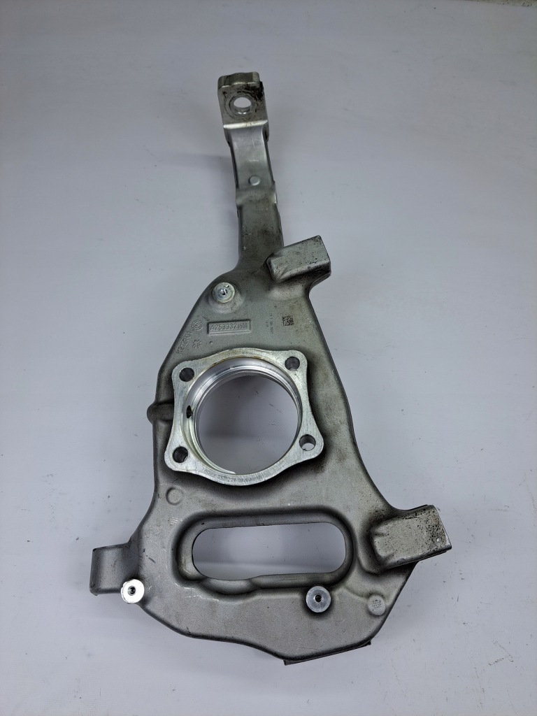 фото №1, Поворотний кулак лівий перед mercedes w253 6.3 amg x253