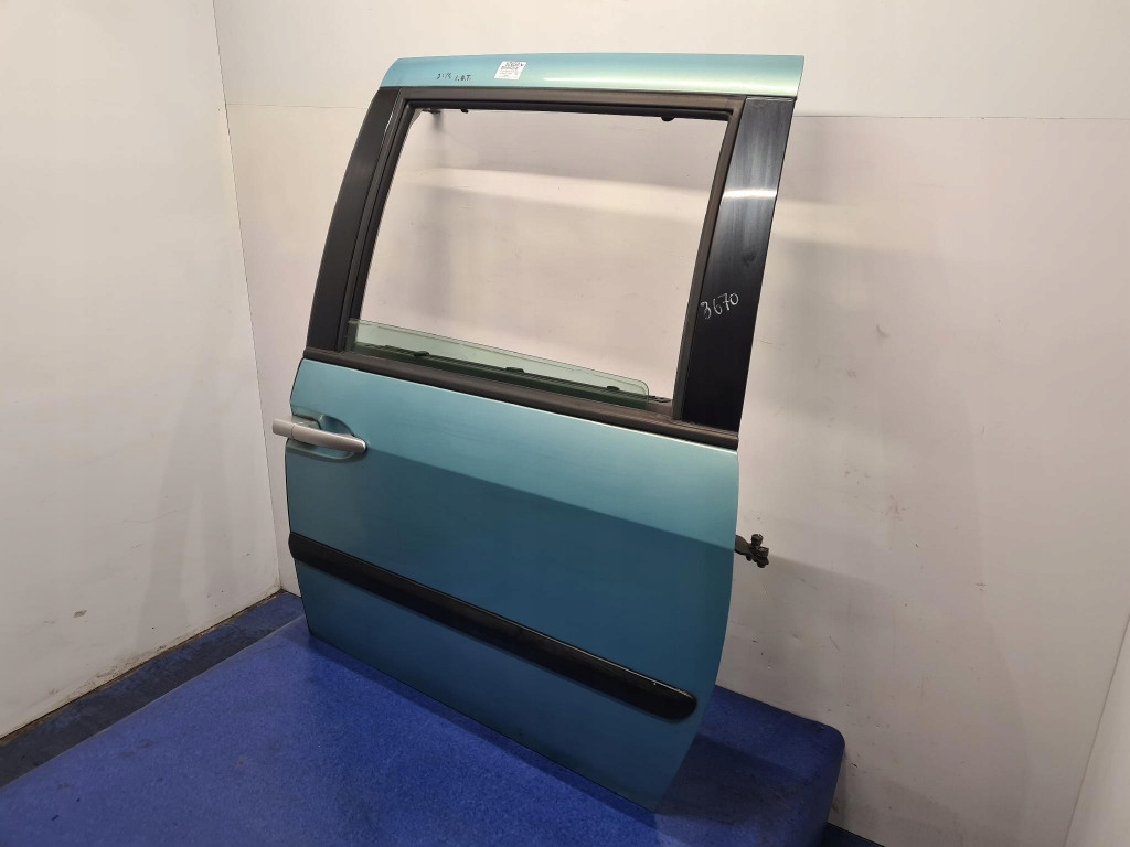 Citroen c8 дверь боковой сдвижные левая knb Недорого