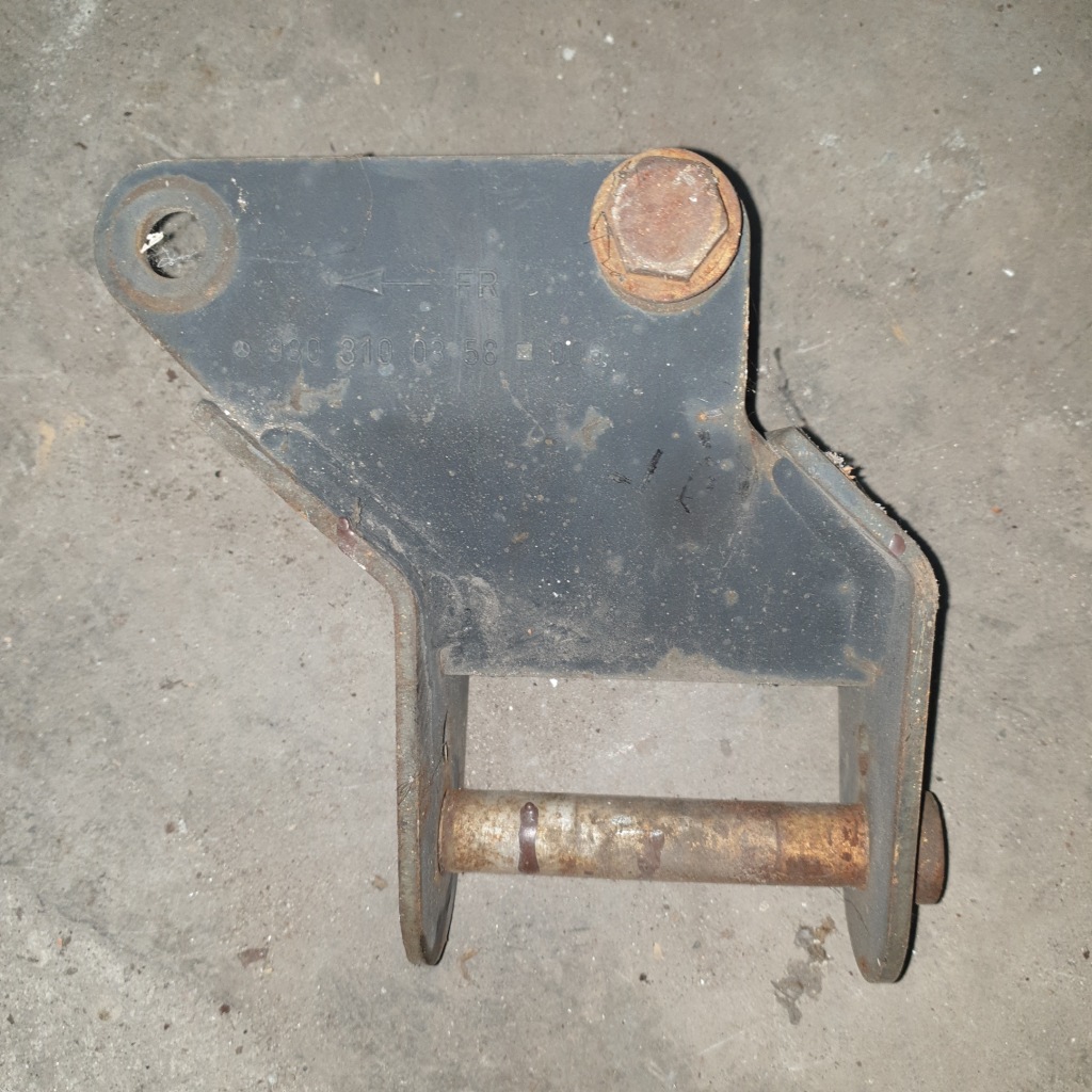 Купити Axor atego кронштейн замок засувка замка підвіска кабіни 9303100358